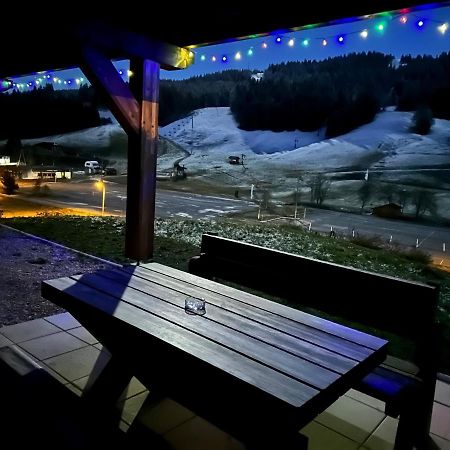 Gîte avec terrasse et vue sur la montagne - ChaletNelda com Lamoura Extérieur photo