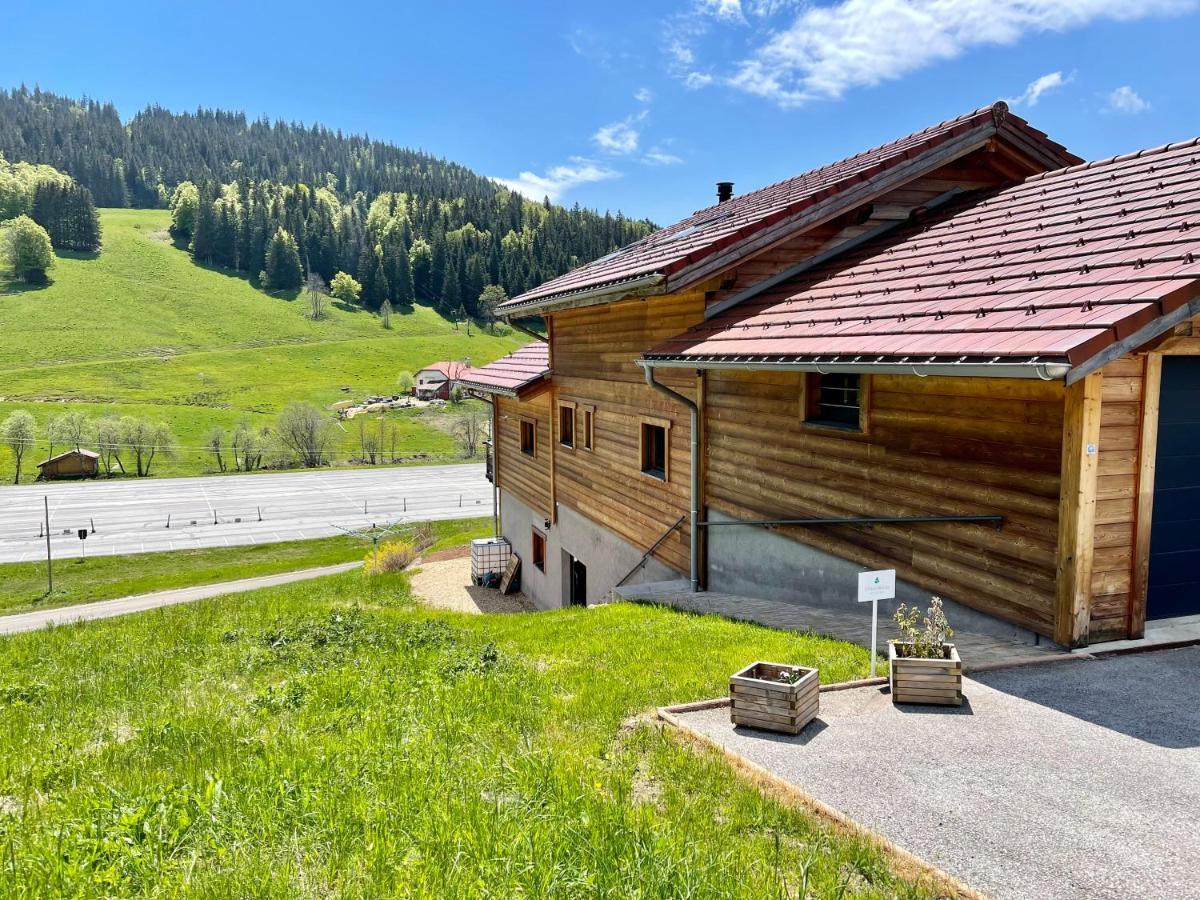 Gîte avec terrasse et vue sur la montagne - ChaletNelda com Lamoura Extérieur photo