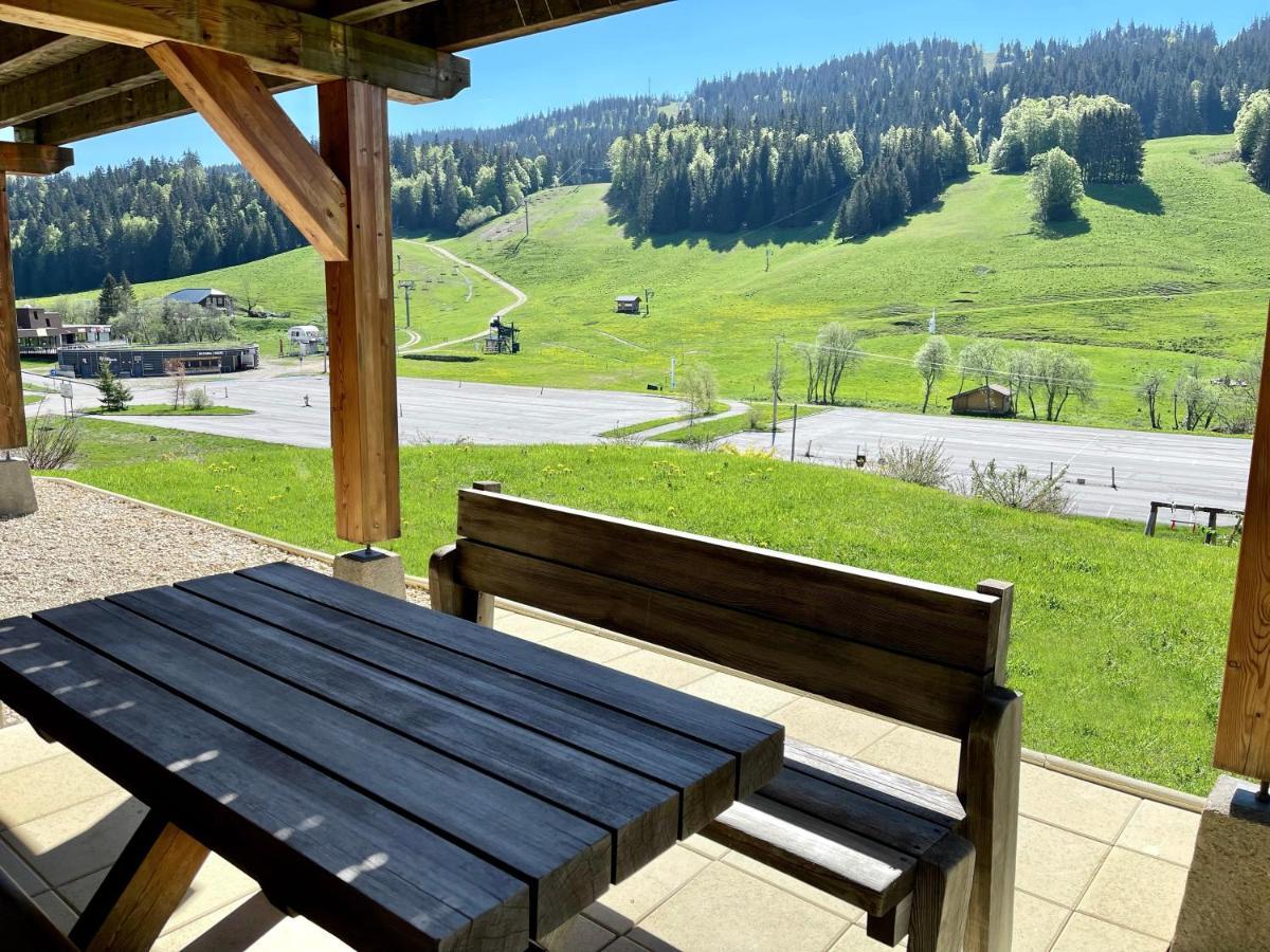 Gîte avec terrasse et vue sur la montagne - ChaletNelda com Lamoura Extérieur photo
